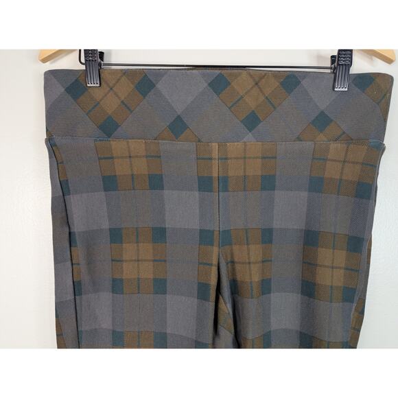 Torrid Outlander Tartan Studio Ponte Pull-On Pixie Pant - Picture 3 of 6